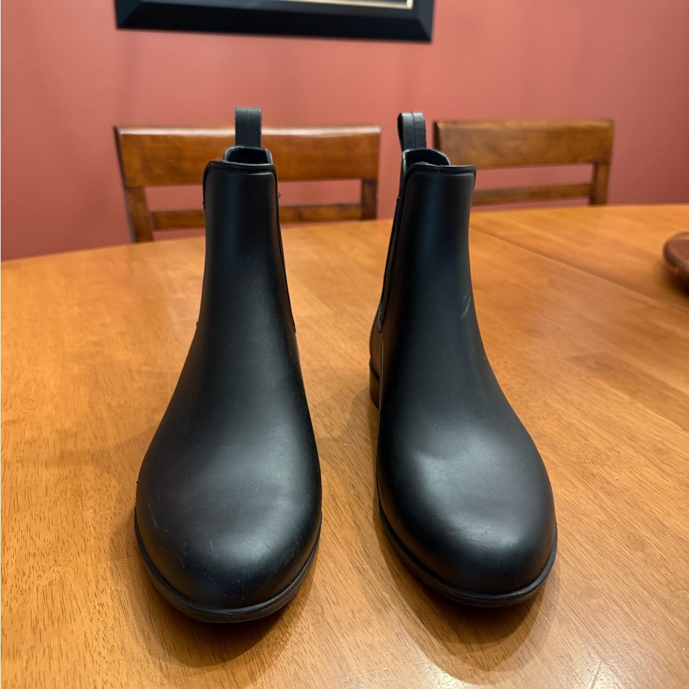 Sam Edelman women’s Black rain Boots. Size 9.